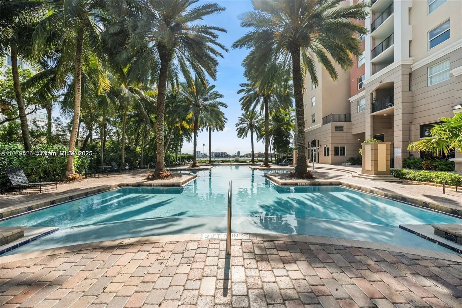 17150 N BAY RD, #2220