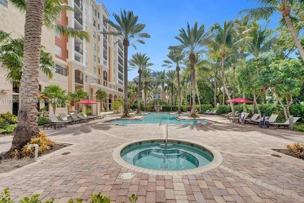 17150 N BAY RD, #2220
