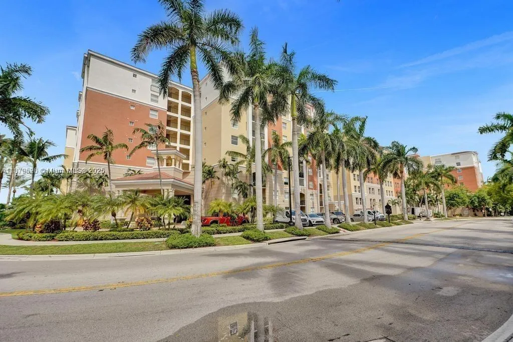17150 N BAY RD, #2220