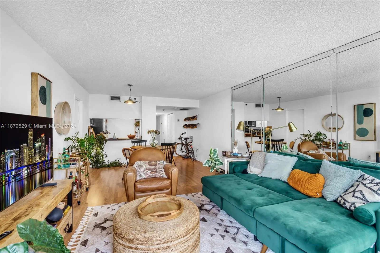 555 NE 15th St, #PH-D