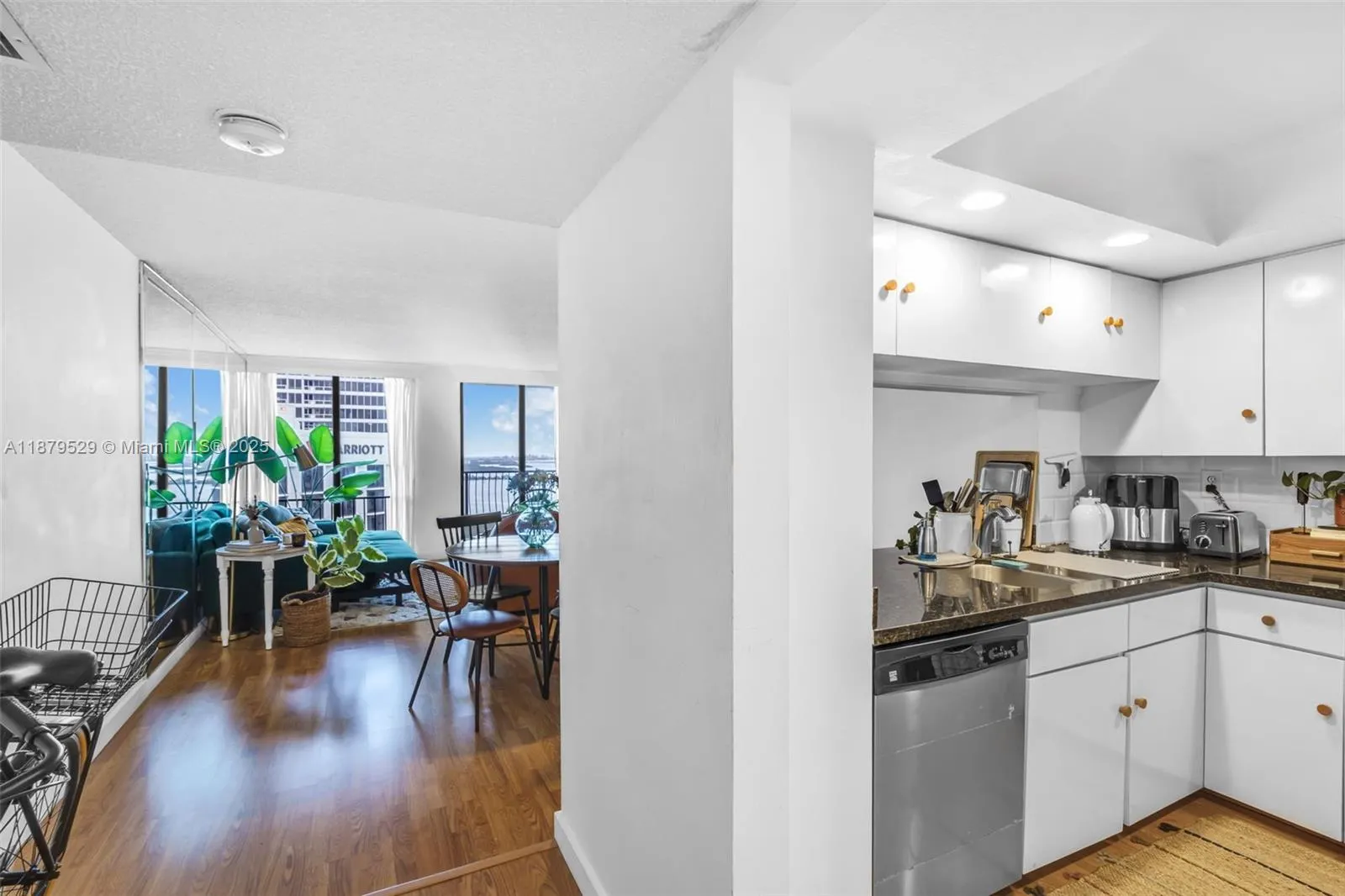 555 NE 15th St, #PH-D
