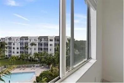 3600 Oaks Clubhouse Dr, #509