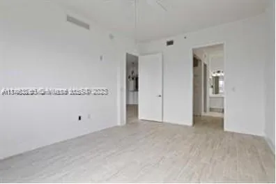 3600 Oaks Clubhouse Dr, #509
