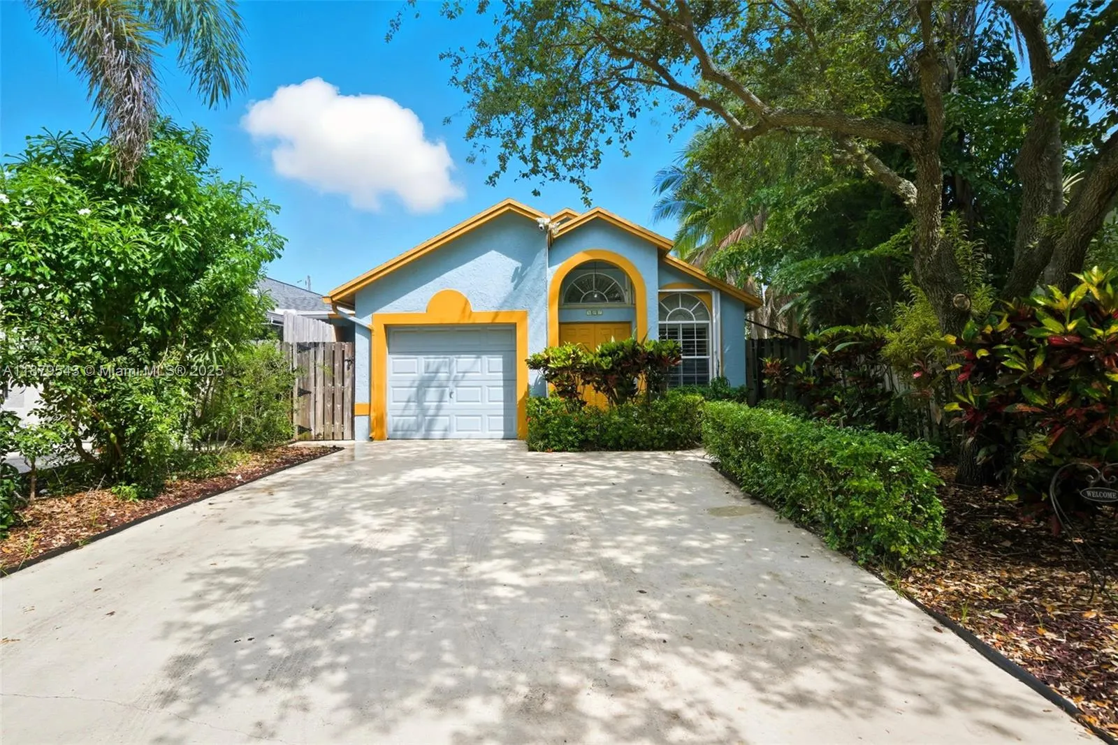 605 SW 15th St