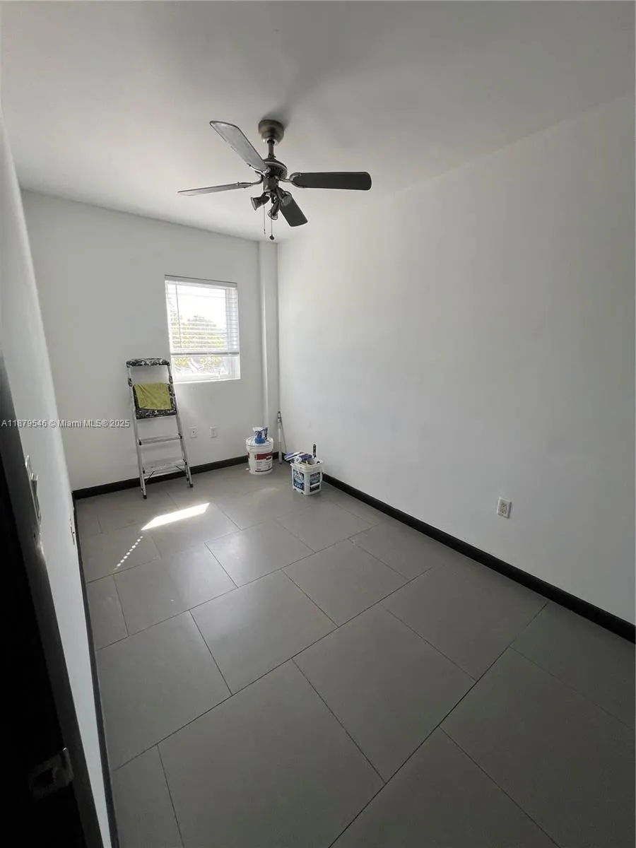 1876 SW 11th Ter, #105