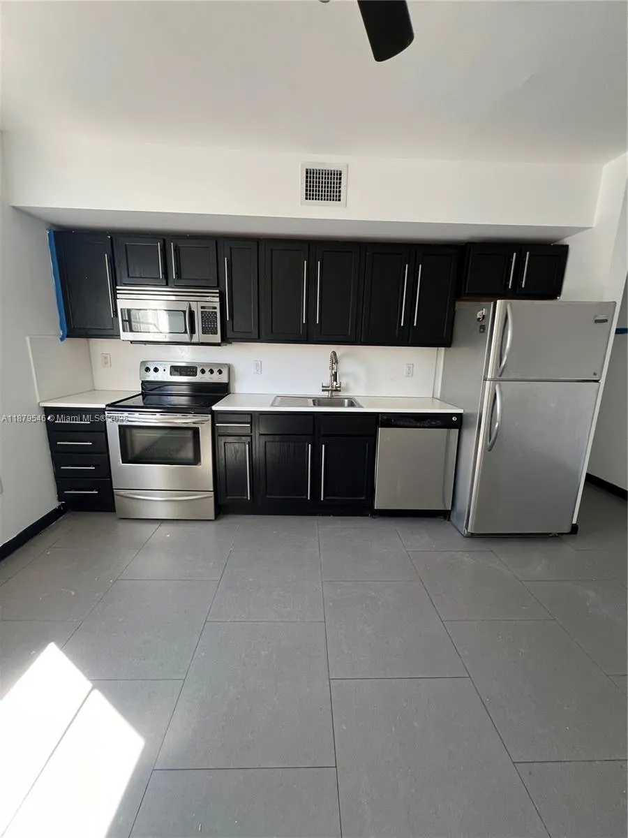 1876 SW 11th Ter, #105