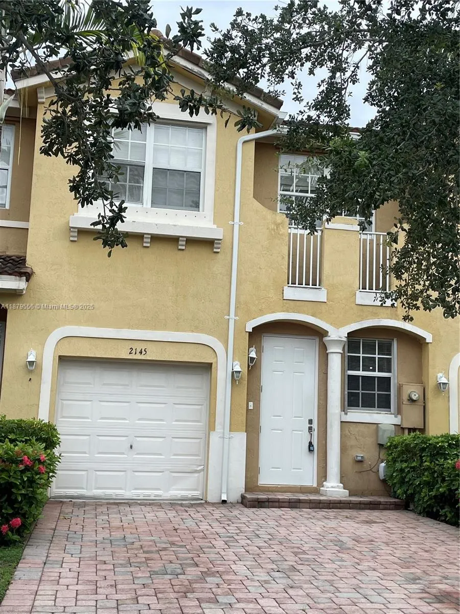 2145 NE 7th St, #2145