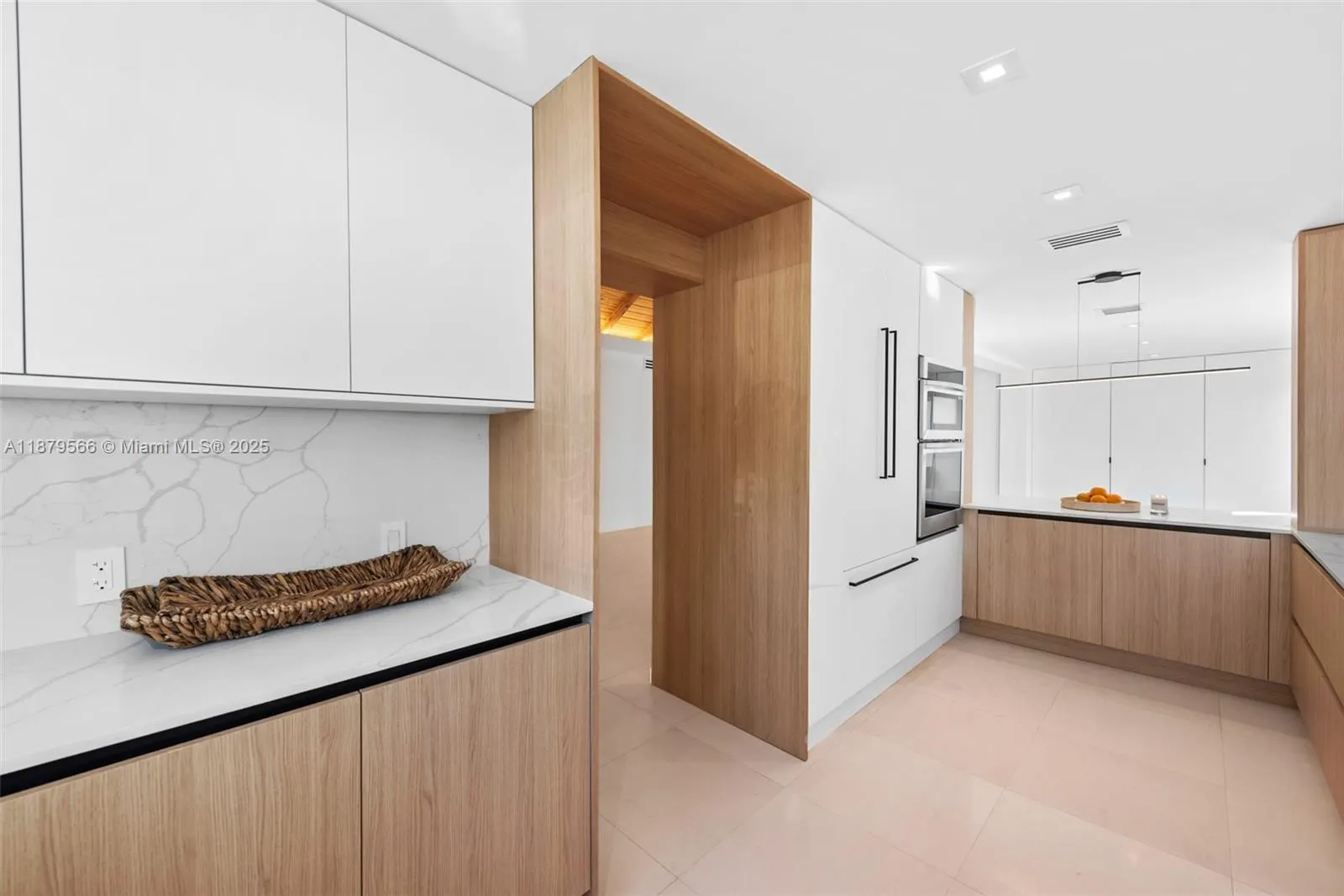 120 NE 49th St