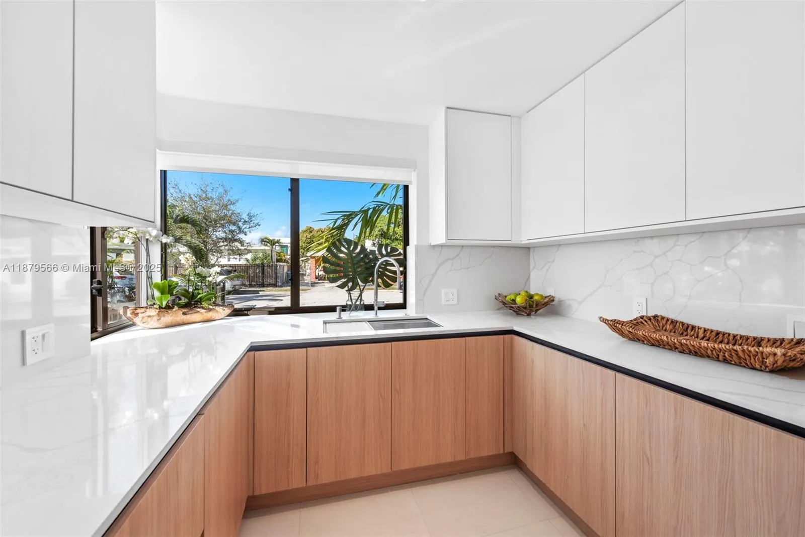 120 NE 49th St