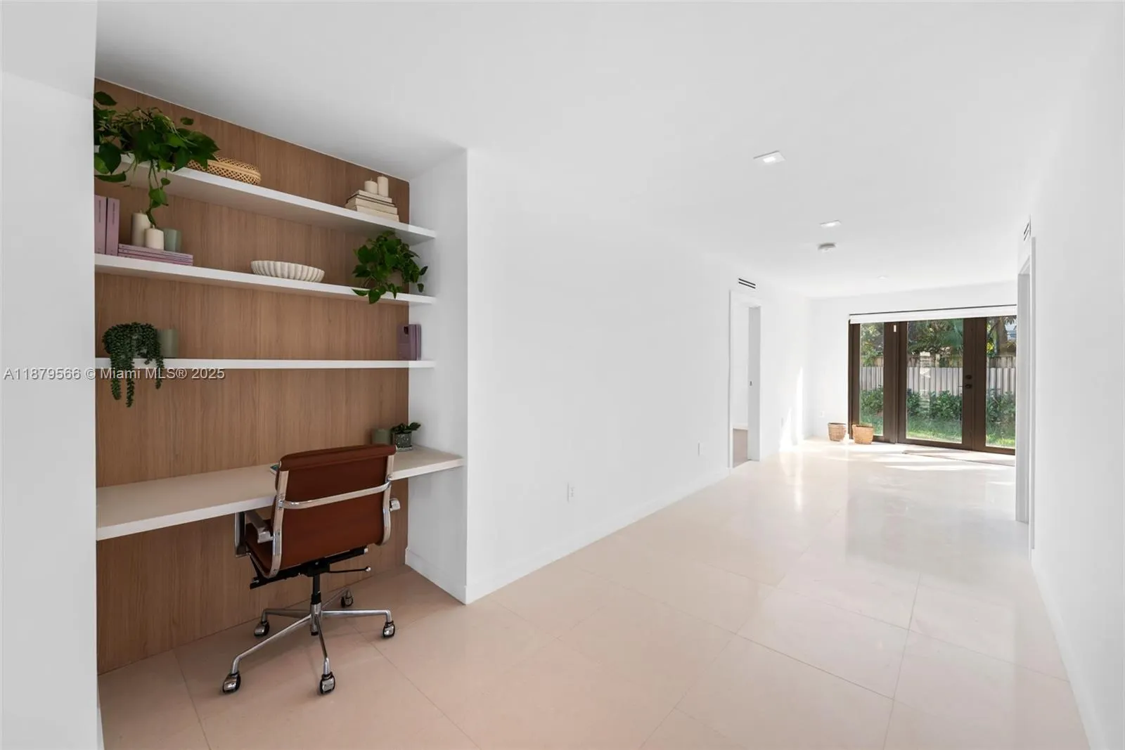 120 NE 49th St