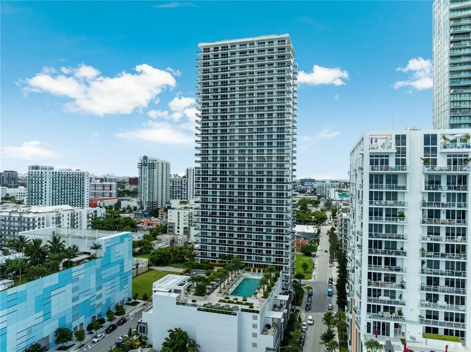 600 NE 27th St, #2801