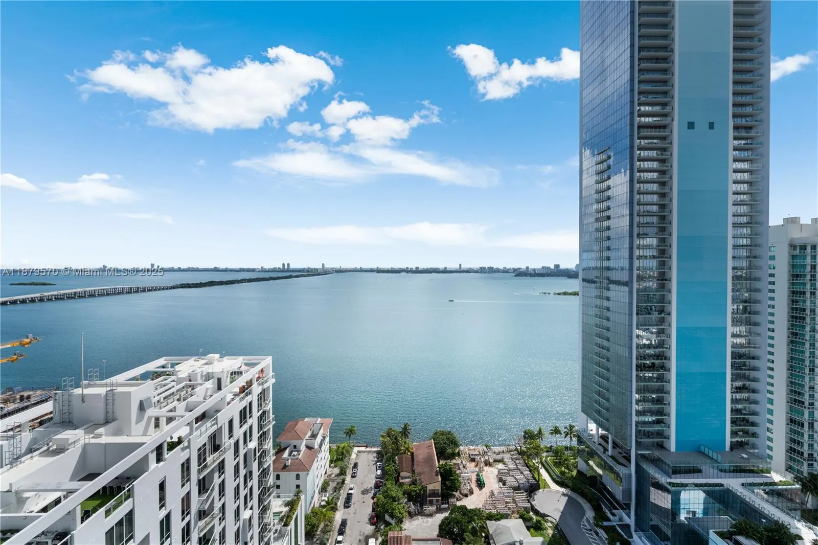 600 NE 27th St, #2801