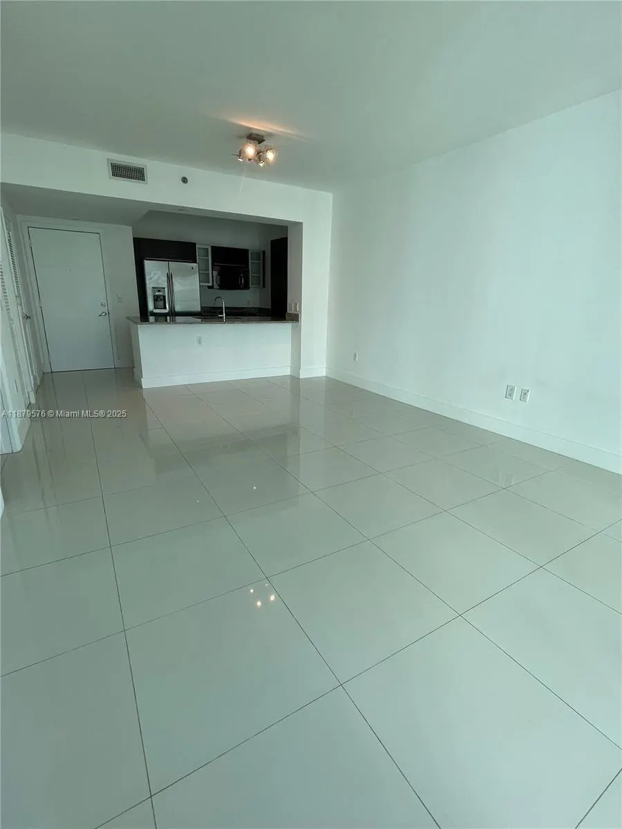 950 Brickell Bay Dr, #1703