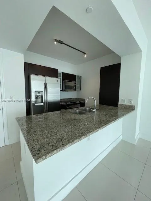 950 Brickell Bay Dr, #1703