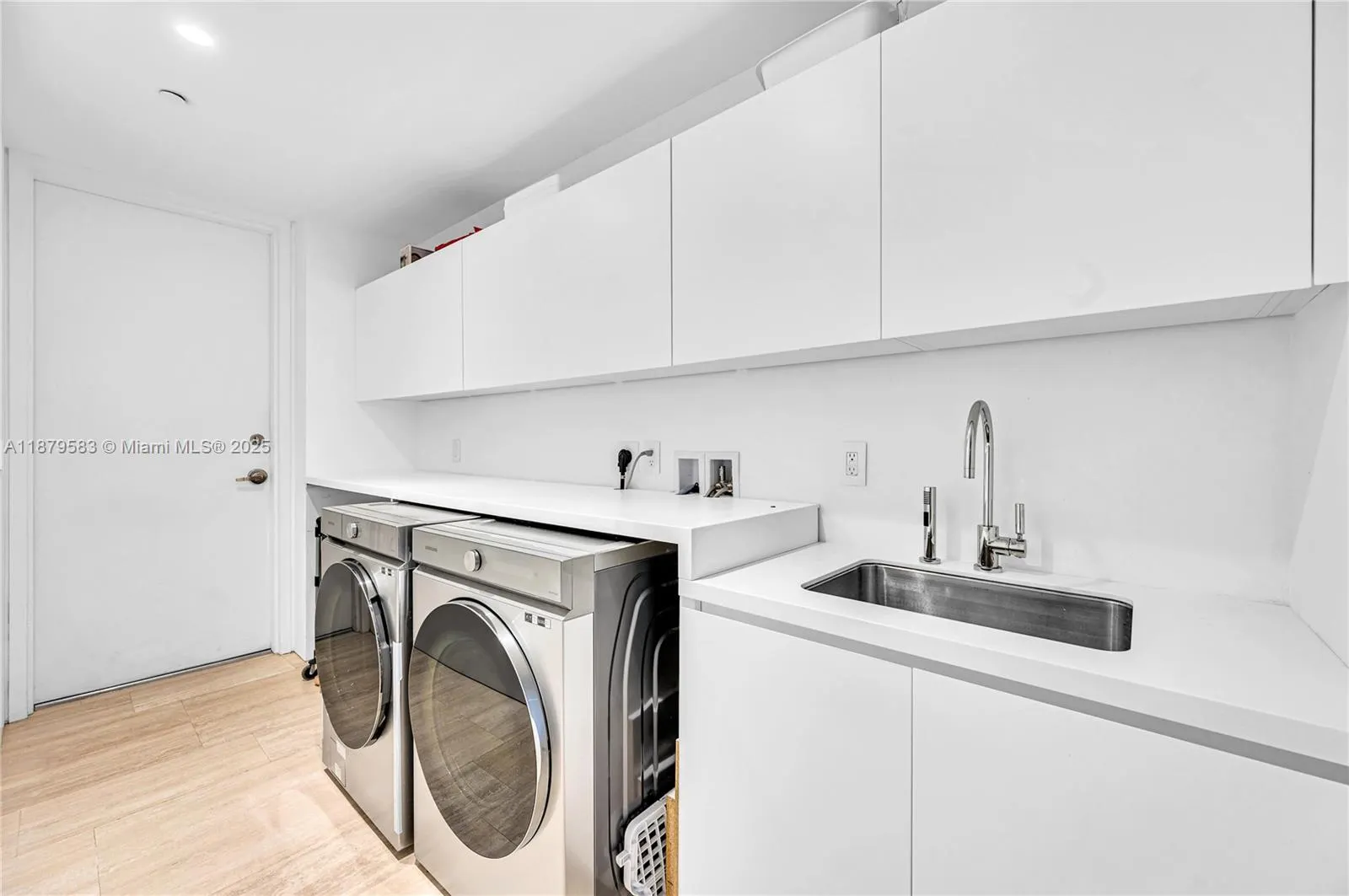 9001 Collins Ave, #S-201