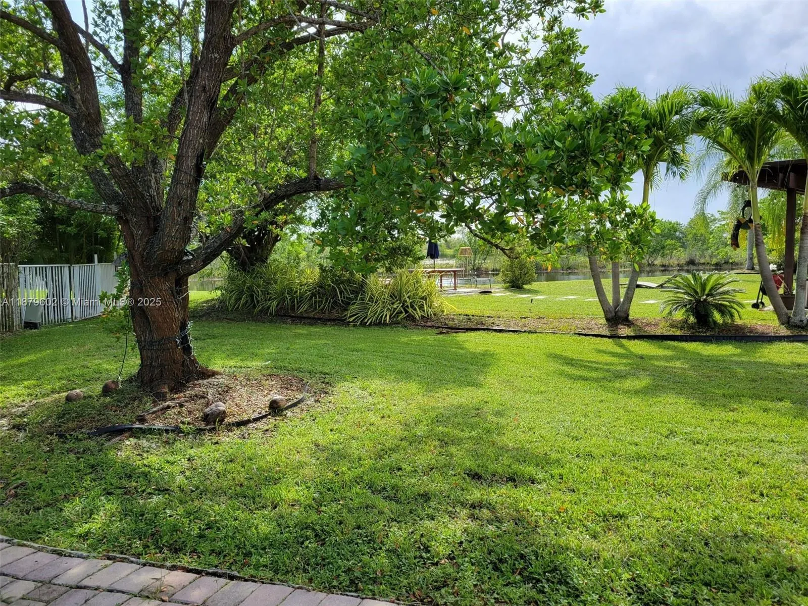 1569 Winterberry Ln