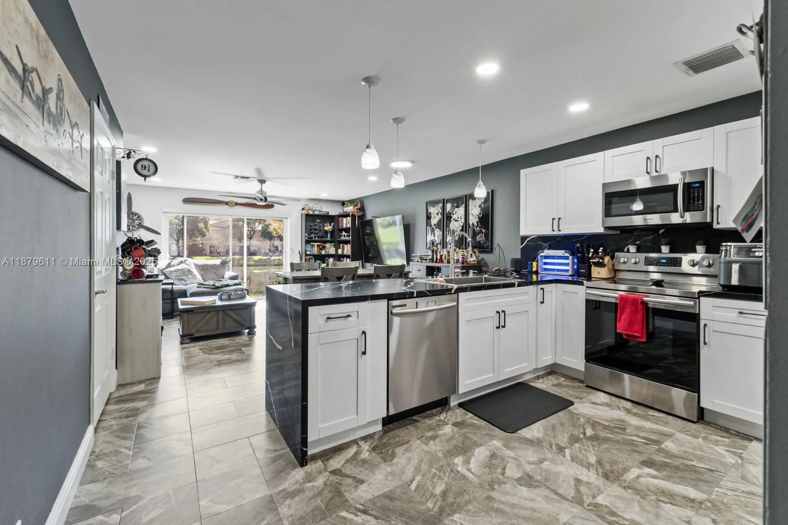 8532 W Southgate Shores Cir