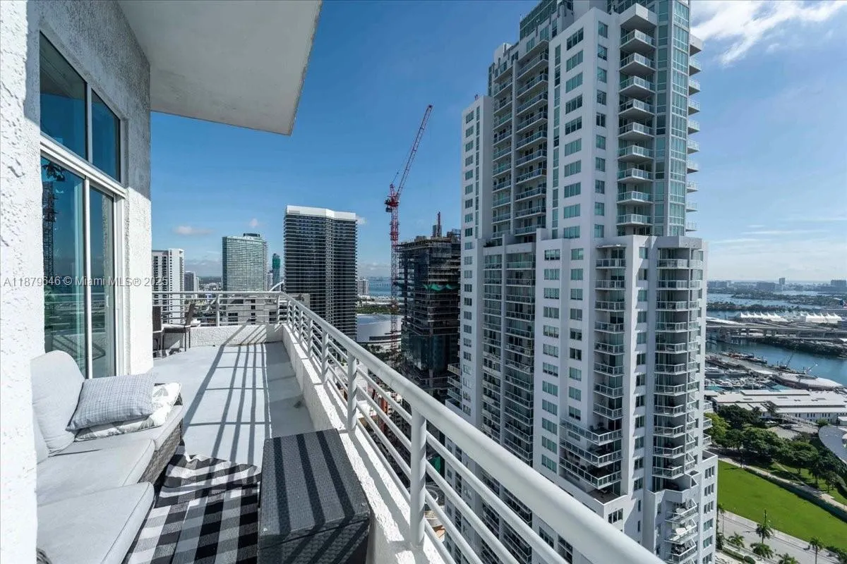 133 NE 2nd Ave, #3601