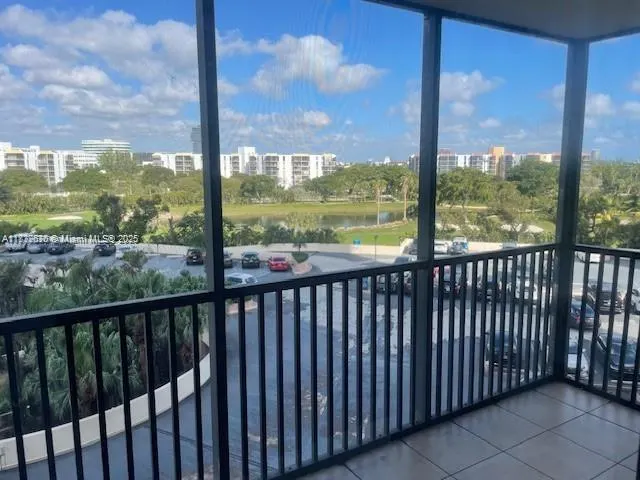 20301 W Country Club Dr, #621