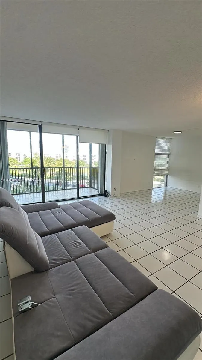 20301 W Country Club Dr, #621