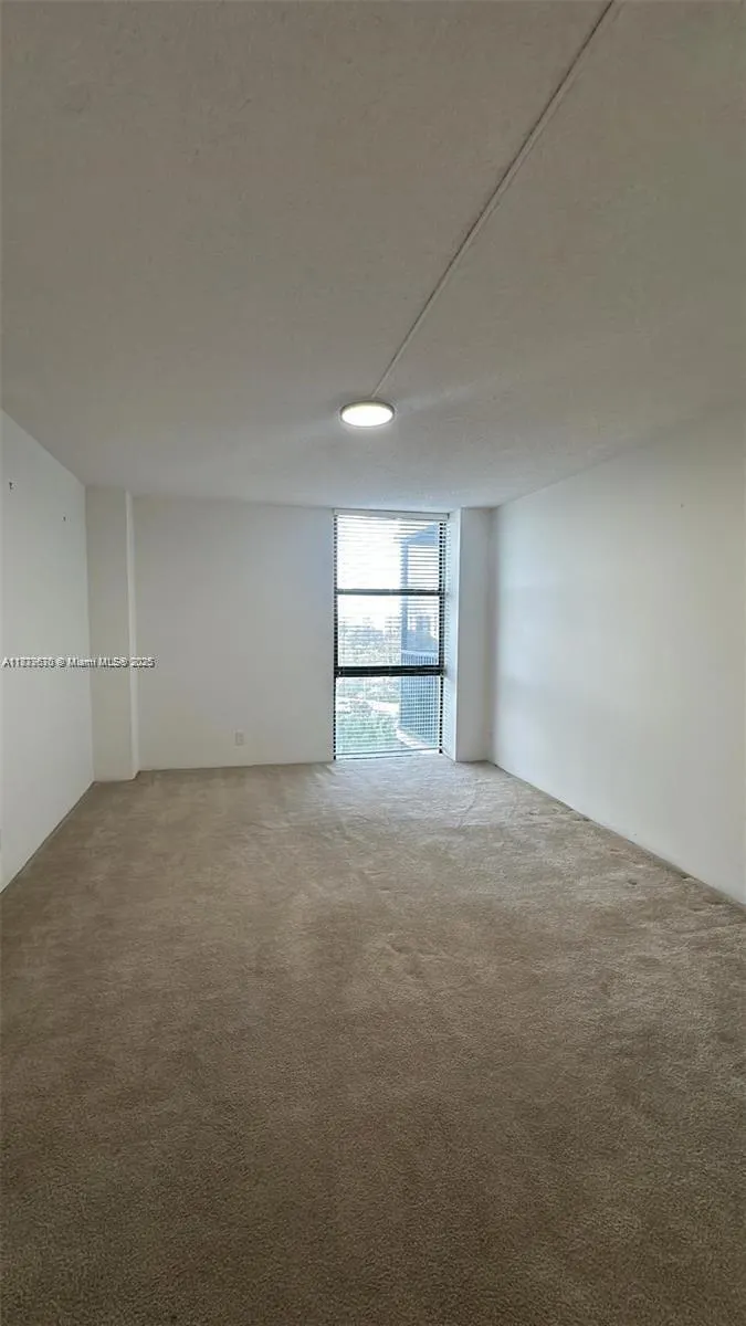 20301 W Country Club Dr, #621
