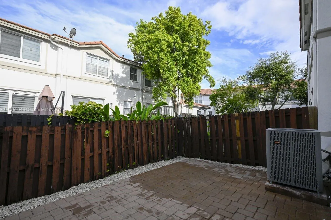 8134 NW 107th Path