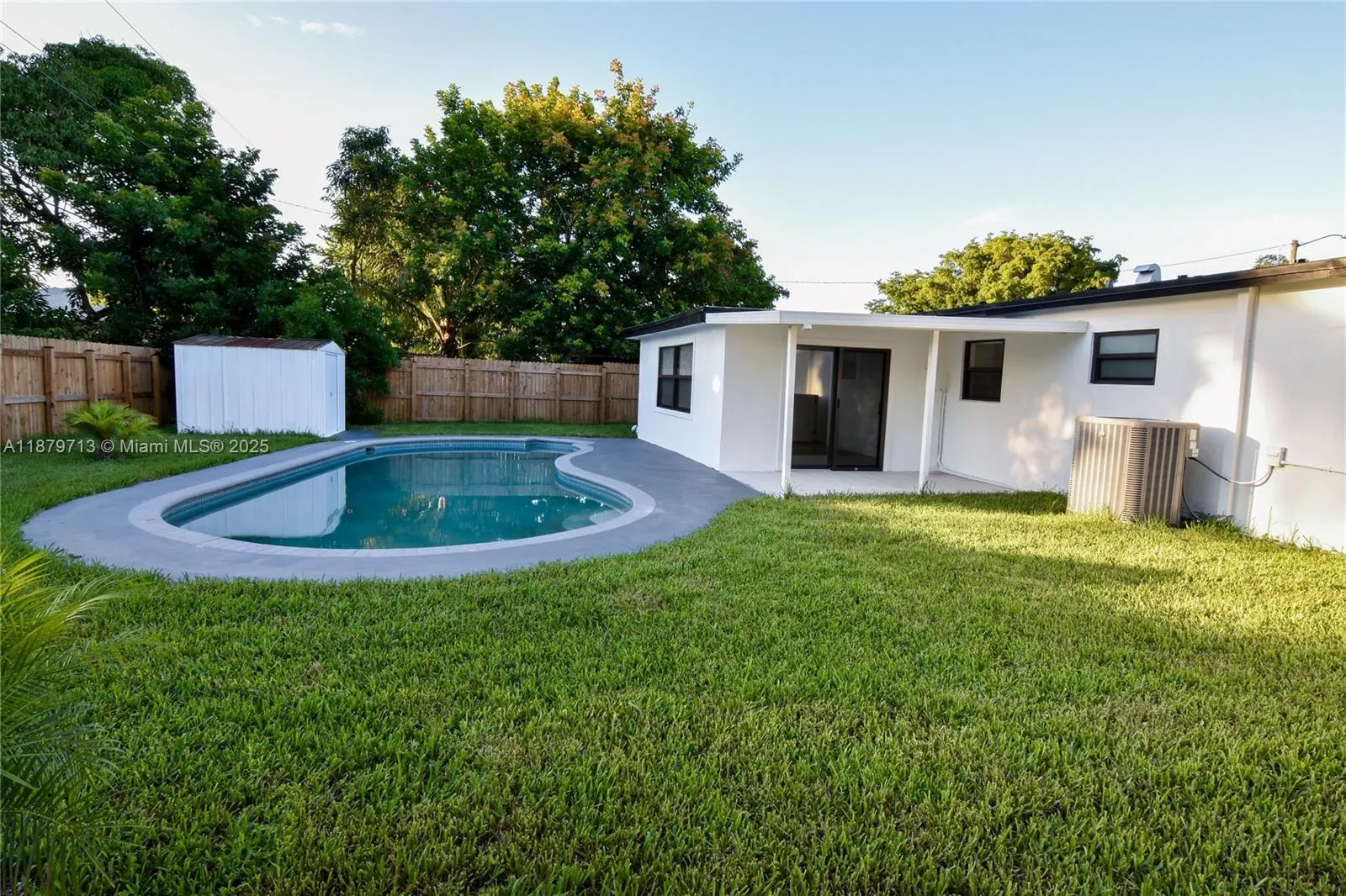 413 SW 22nd Ter