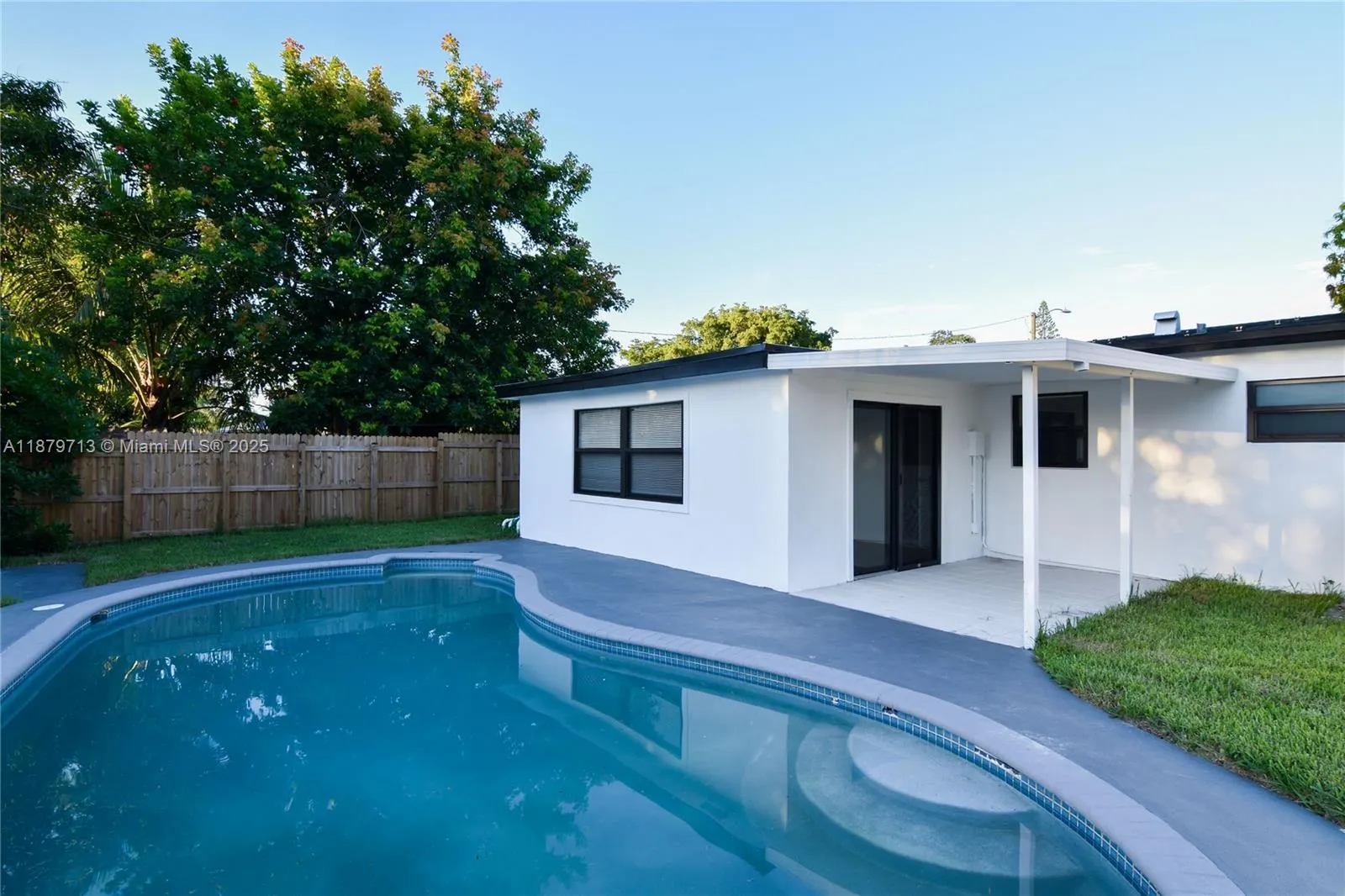 413 SW 22nd Ter