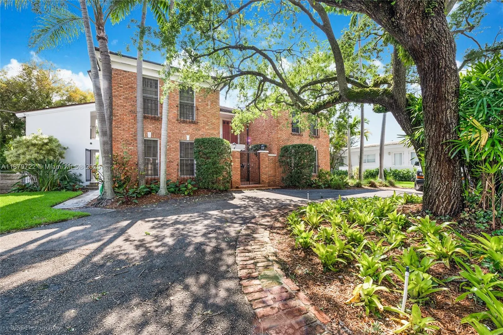 1265 S Alhambra Cir