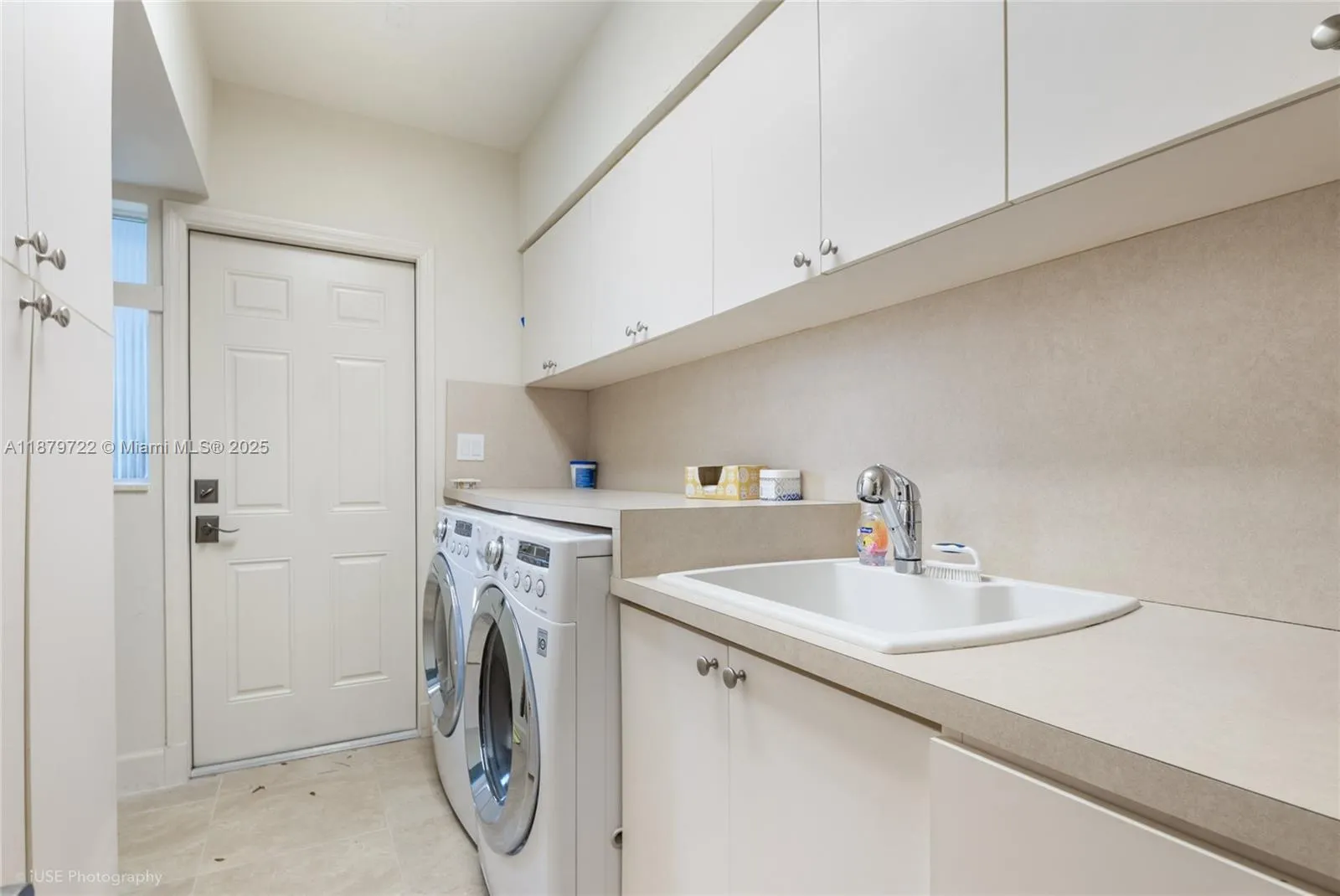 1265 S Alhambra Cir