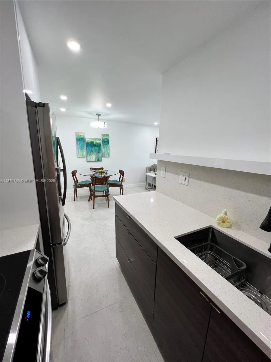 3304 Virginia St, #6B