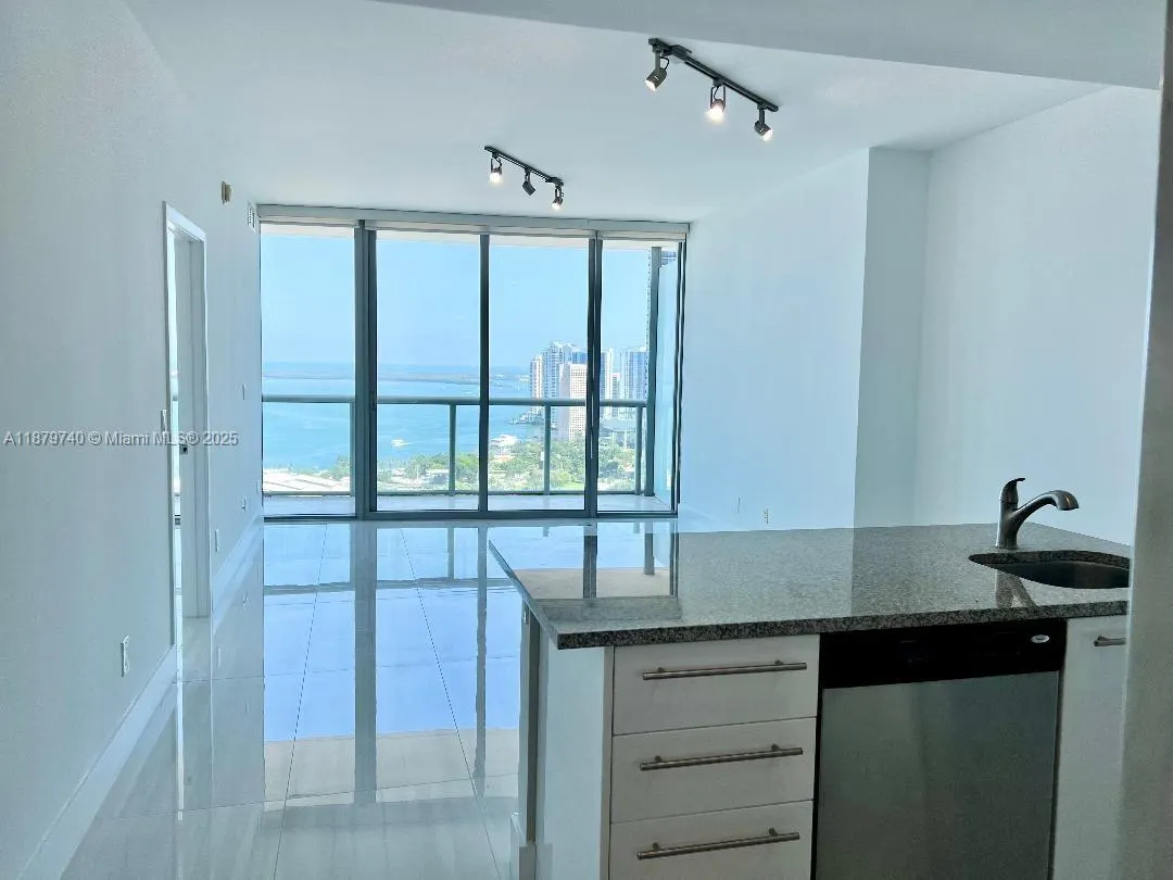 888 Biscayne Blvd, #3703