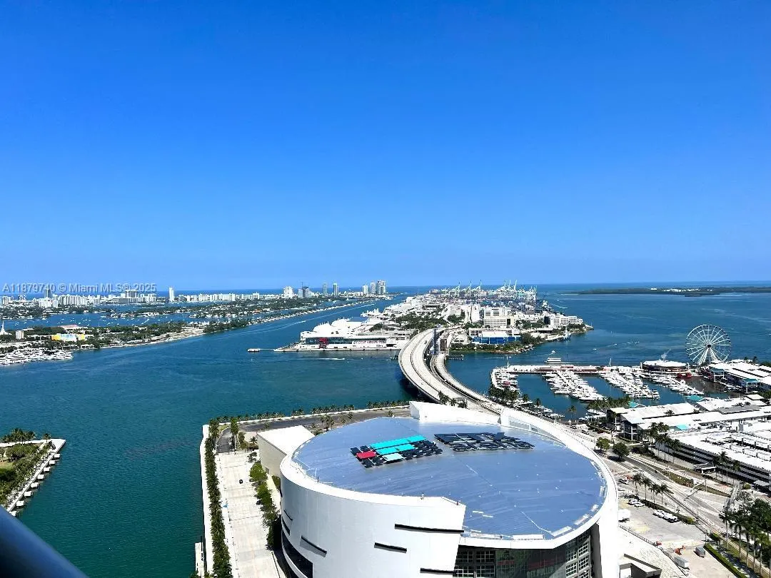 888 Biscayne Blvd, #3703