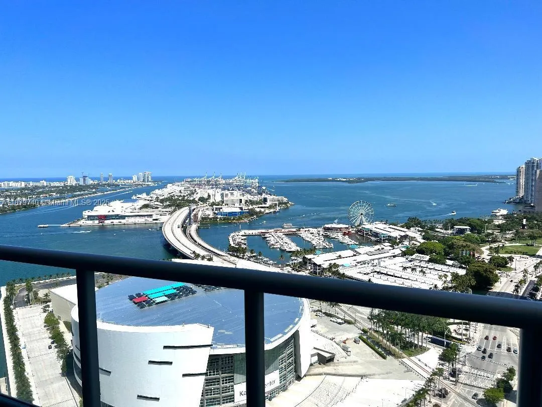 888 Biscayne Blvd, #3703