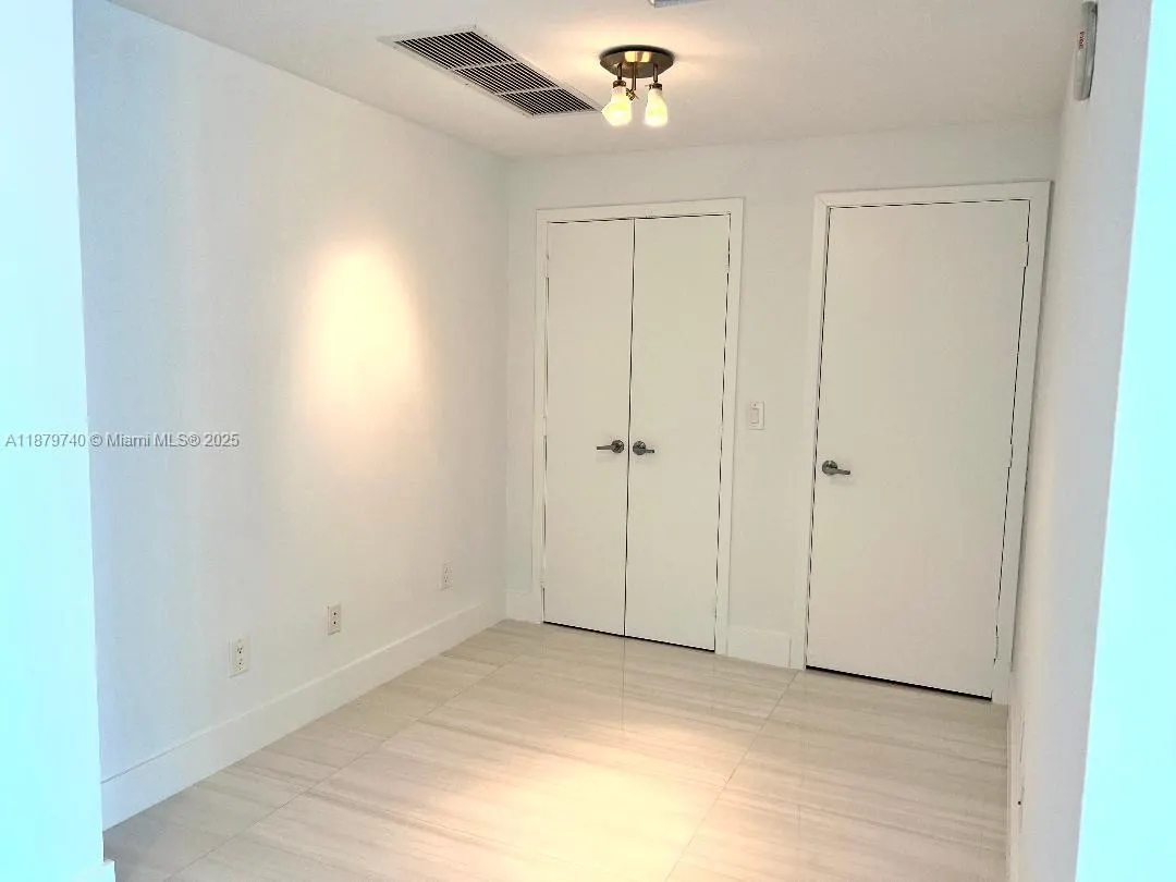 888 Biscayne Blvd, #3703