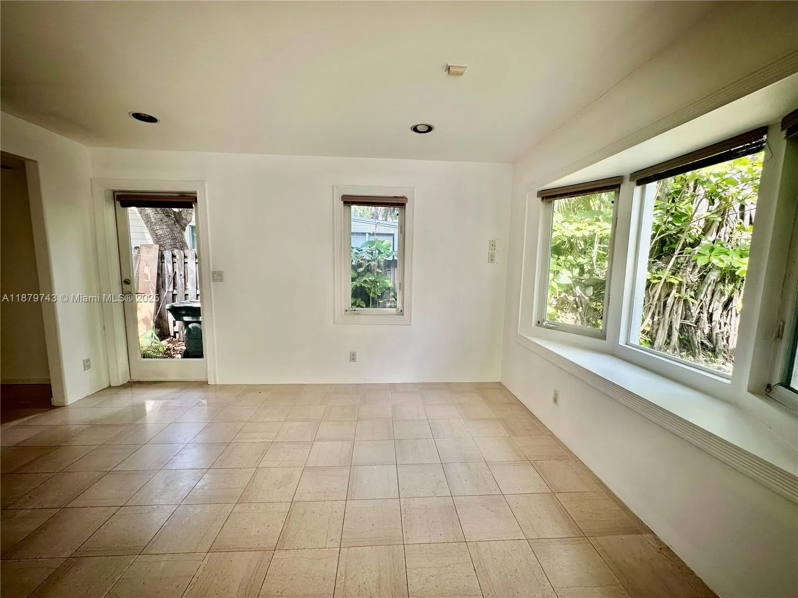 22 SE 11th St, #22
