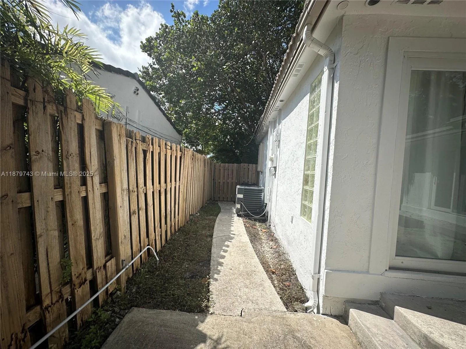 22 SE 11th St, #22