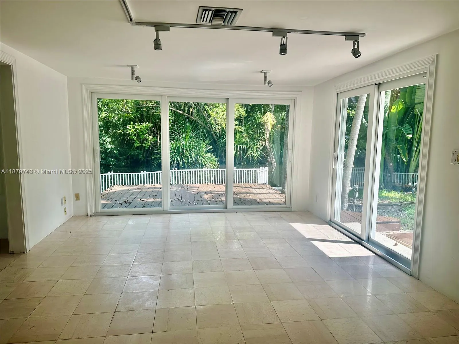22 SE 11th St, #22