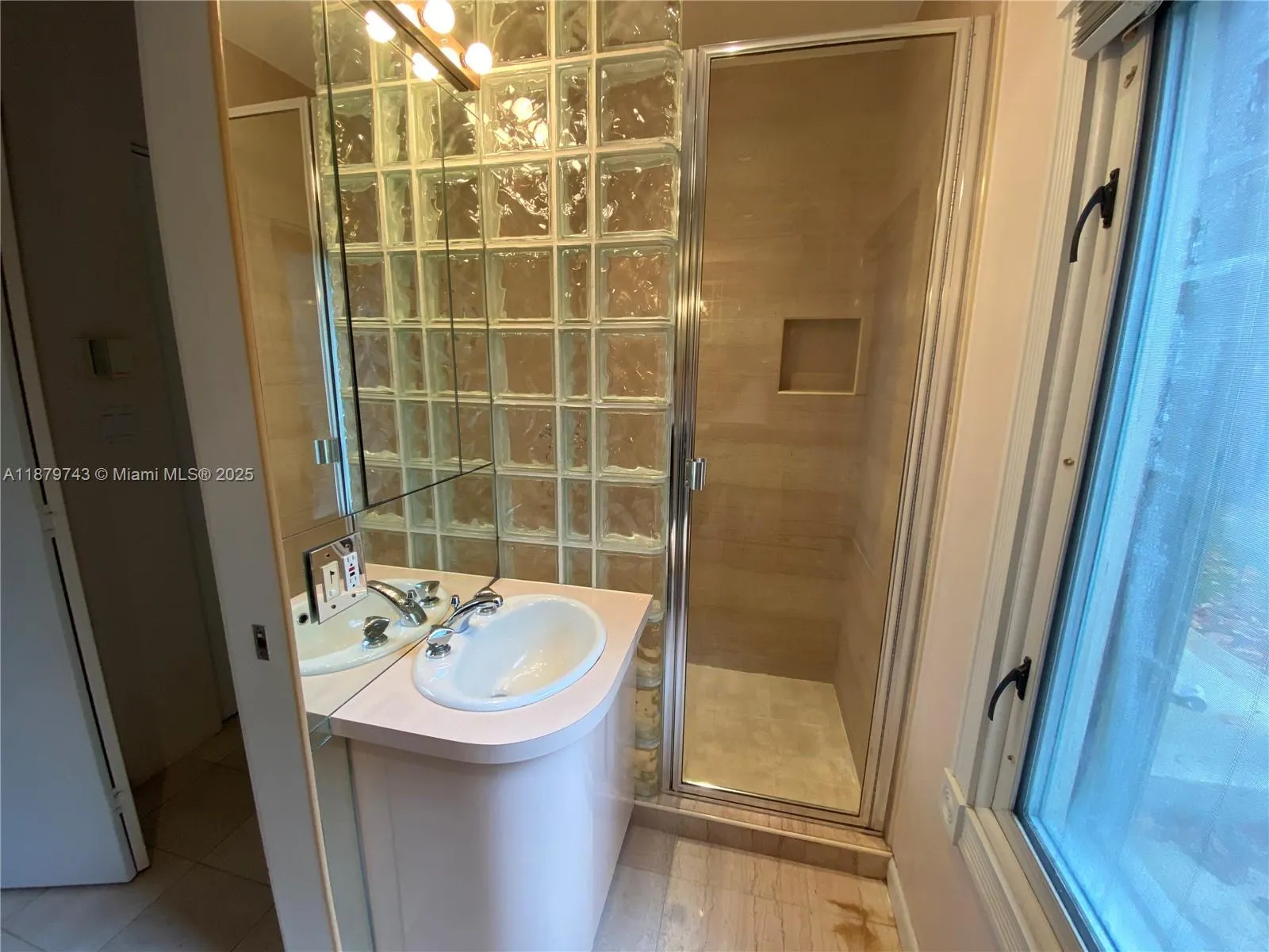 22 SE 11th St, #22