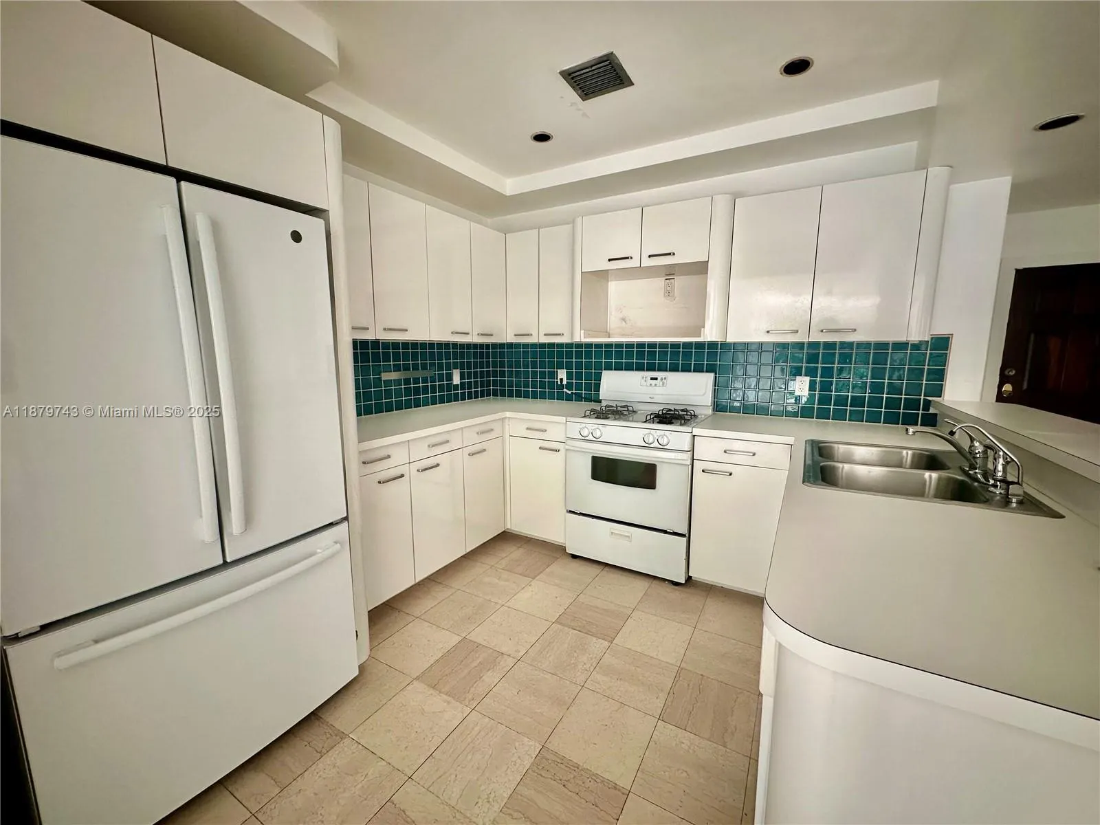 22 SE 11th St, #22