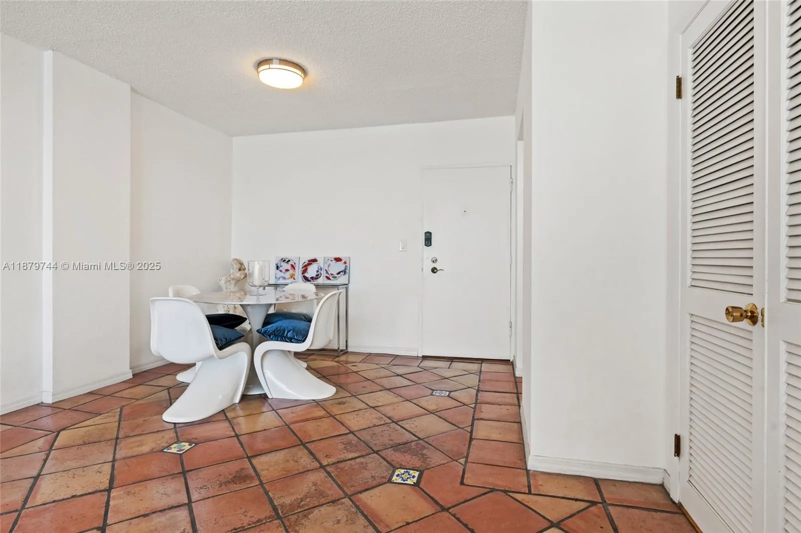 800 West Ave, #831