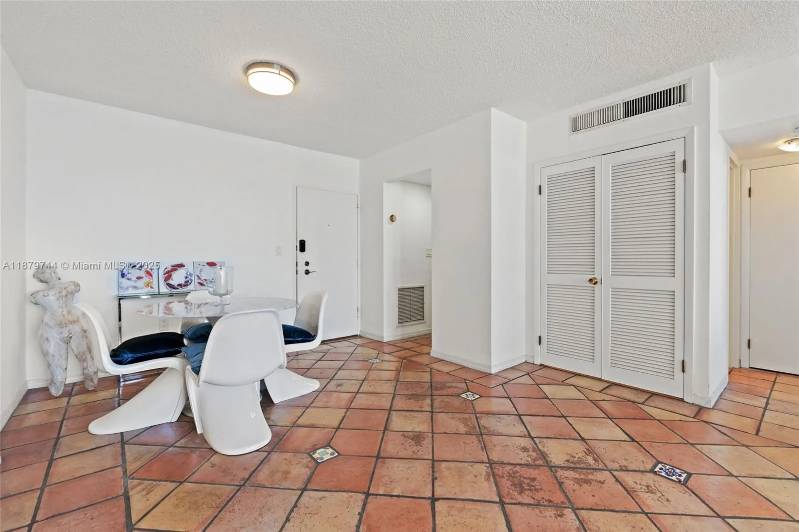 800 West Ave, #831