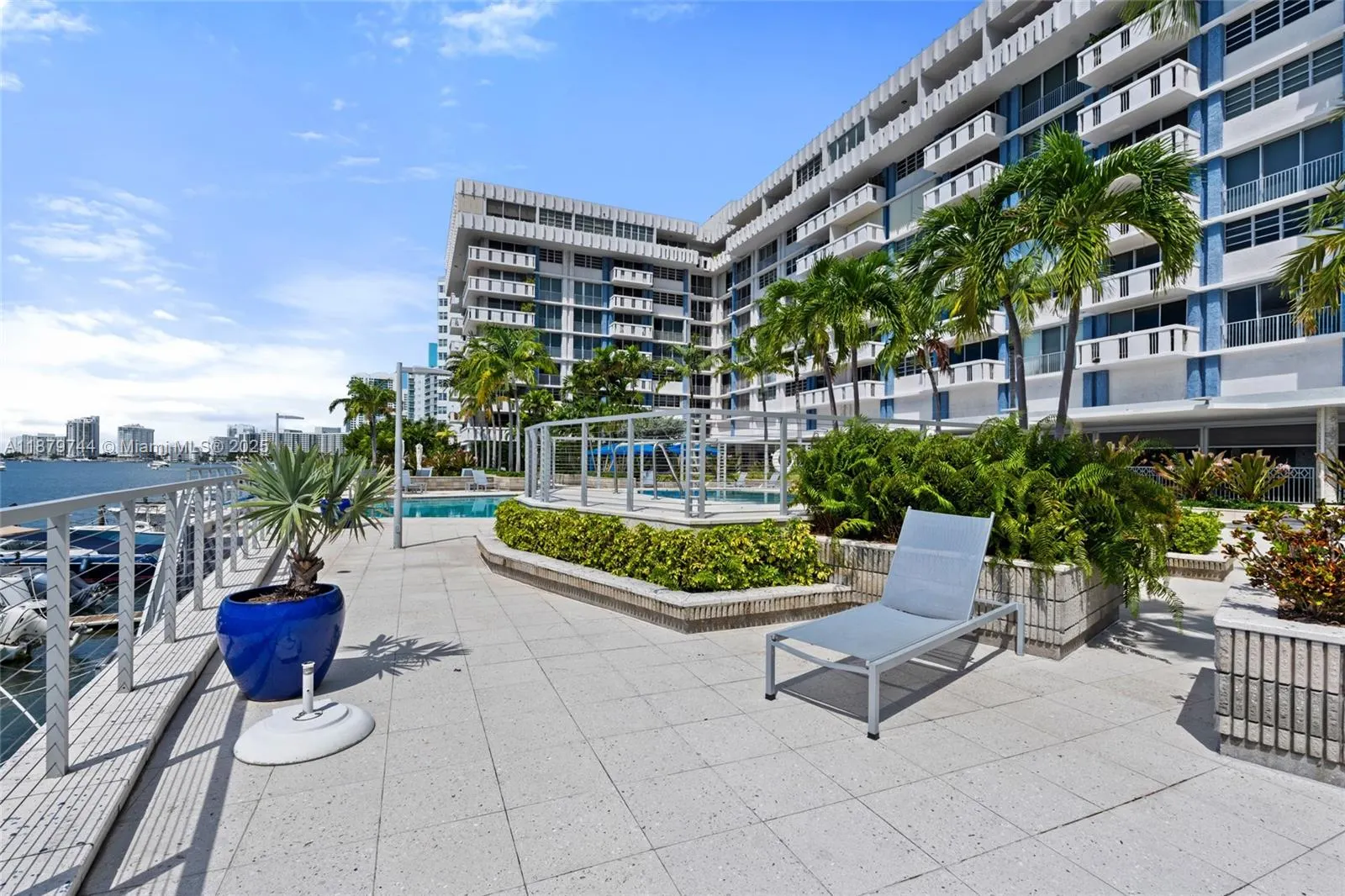 800 West Ave, #831