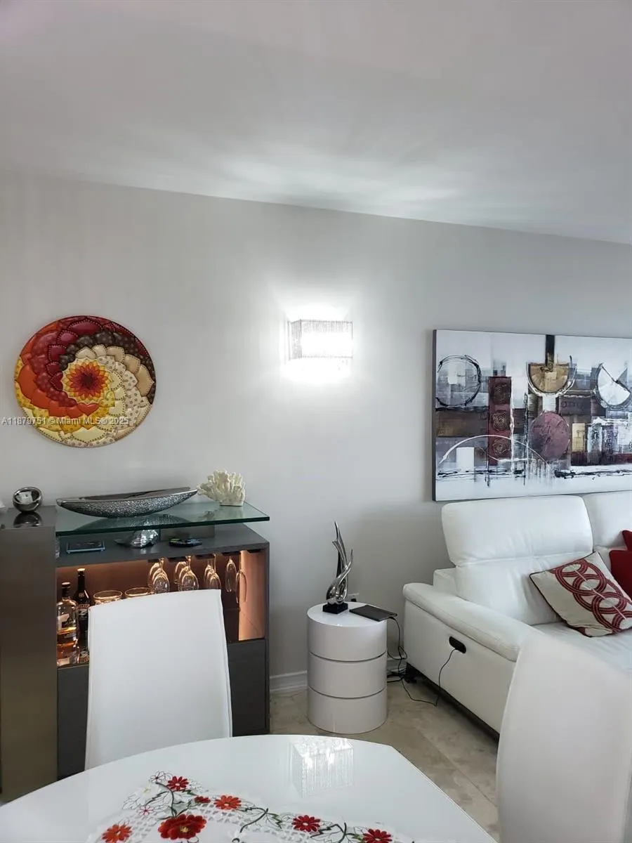 1830 S OCEAN DR, #3910