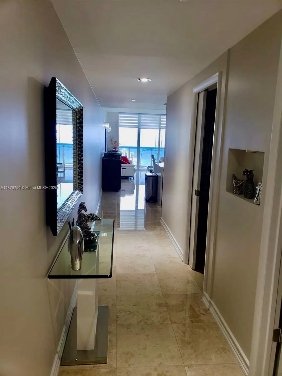 1830 S OCEAN DR, #3910