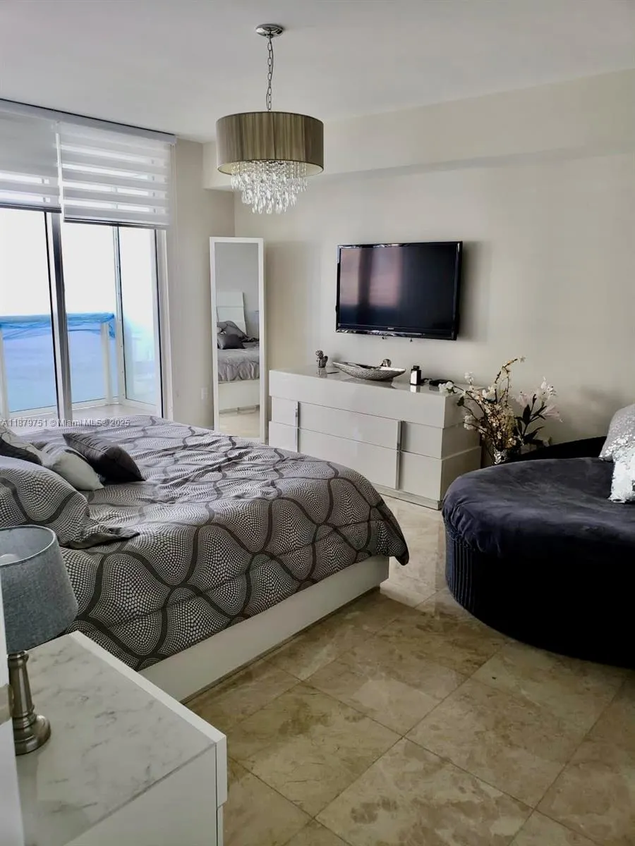 1830 S OCEAN DR, #3910