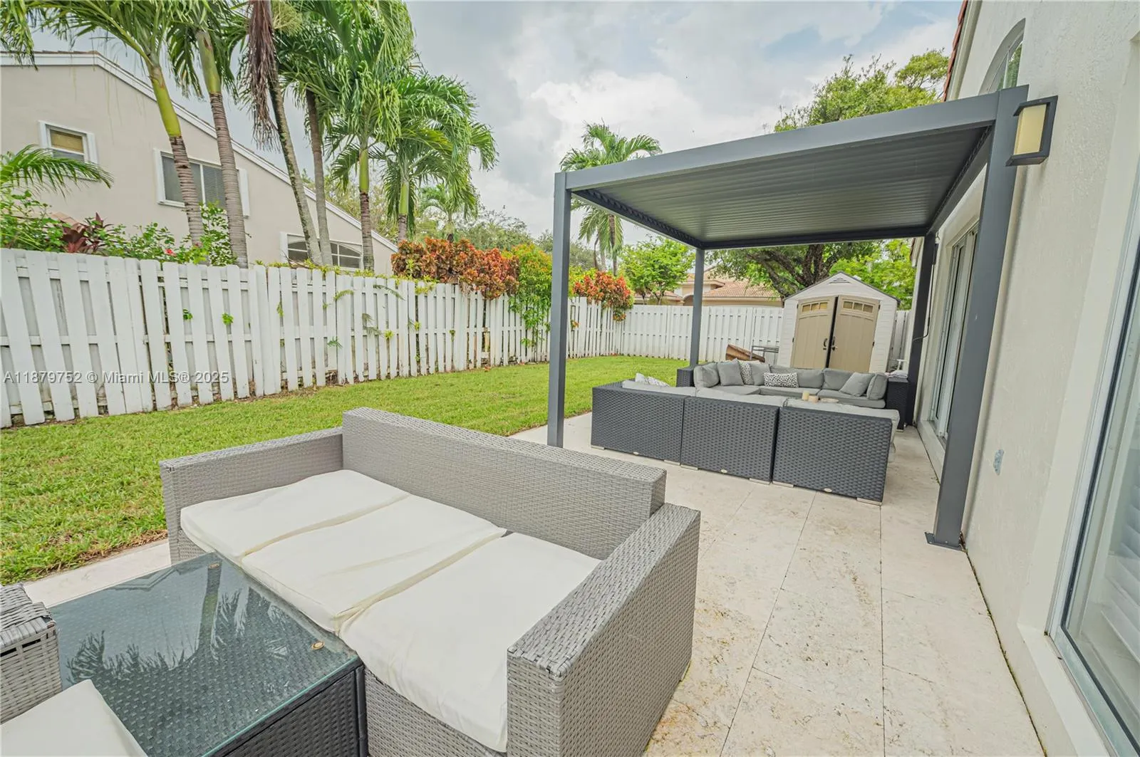 3380 SW 50th St