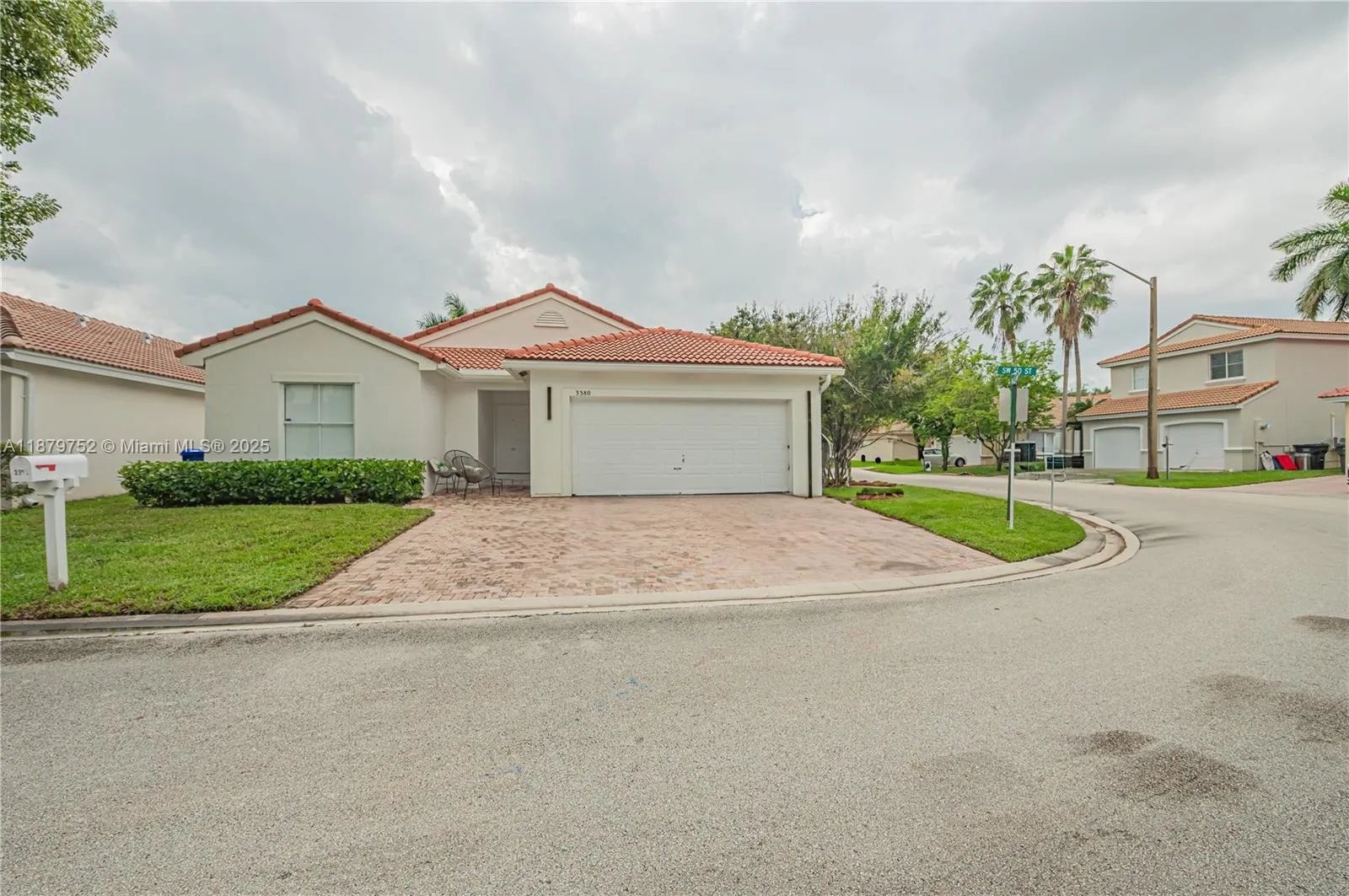 3380 SW 50th St