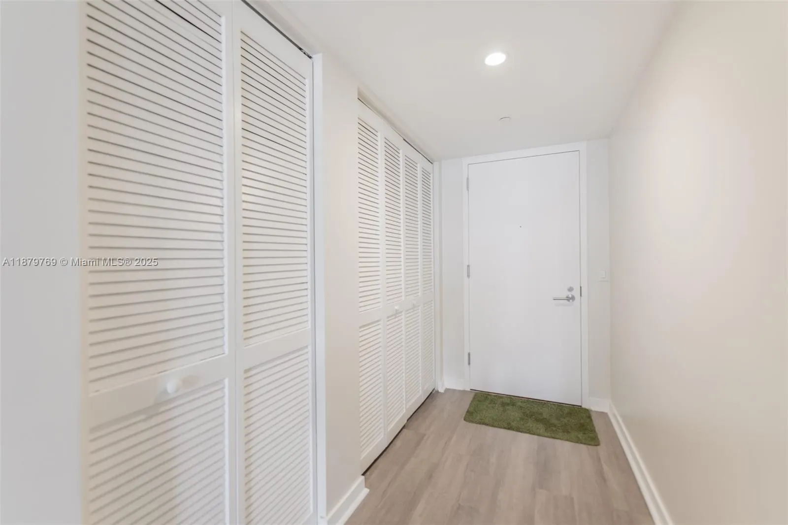 31 SE 6th St, #1807