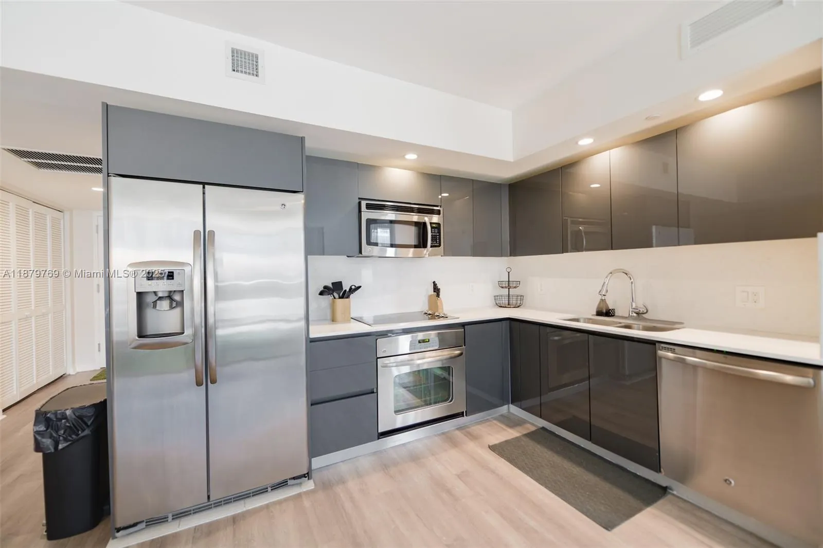 31 SE 6th St, #1807